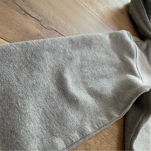 NIKE Women’s Gray Full-Zip Hoodie Sweater - Picture 6 of 6